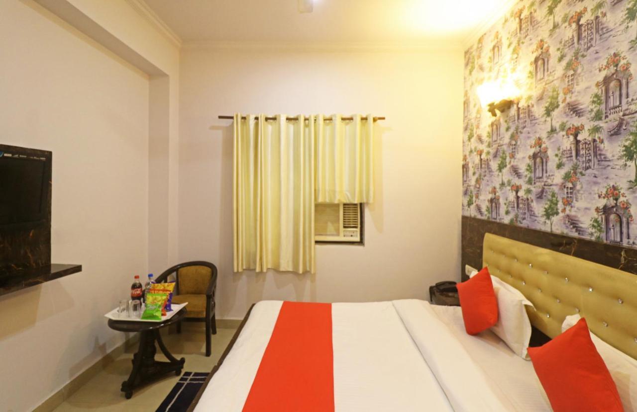 Airport Samara Inn New Delhi Exteriör bild