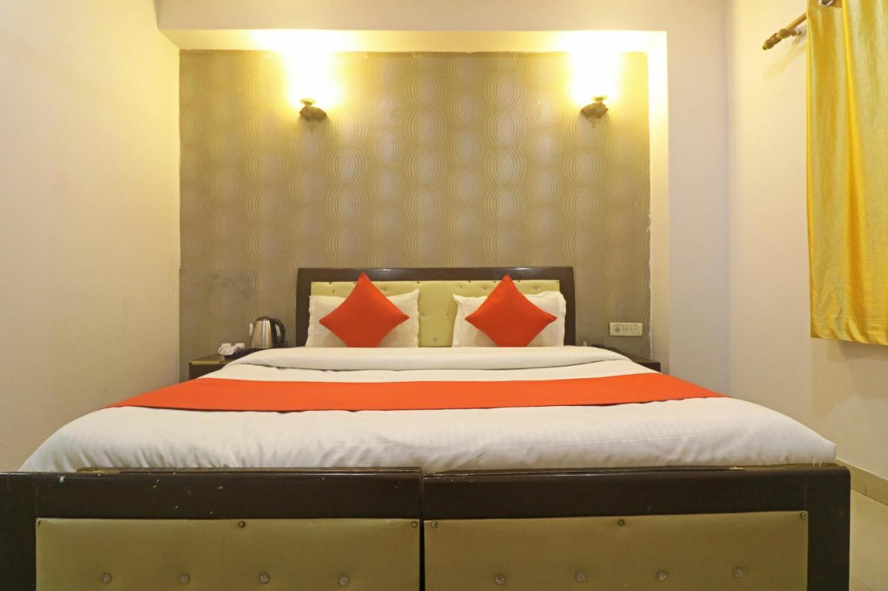 Airport Samara Inn New Delhi Exteriör bild