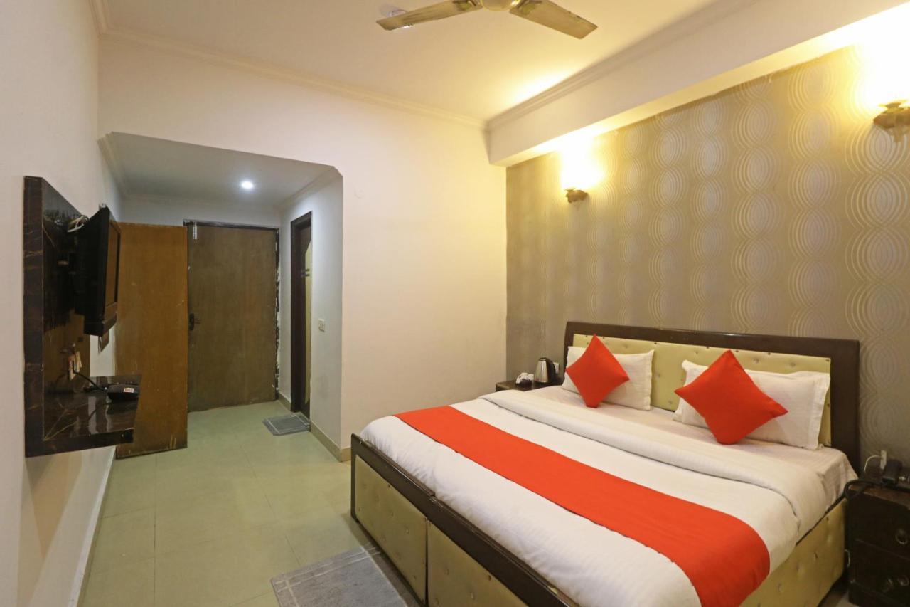 Airport Samara Inn New Delhi Exteriör bild
