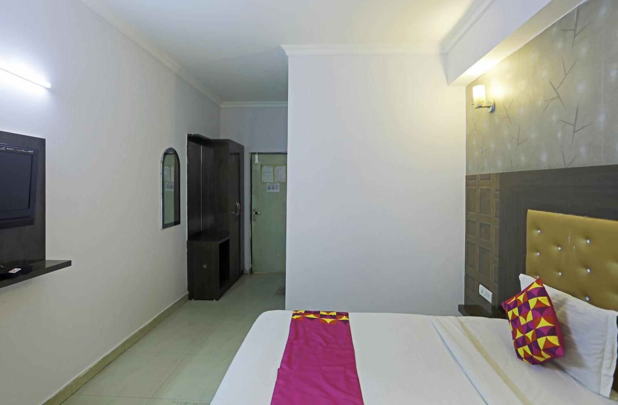 Airport Samara Inn New Delhi Exteriör bild