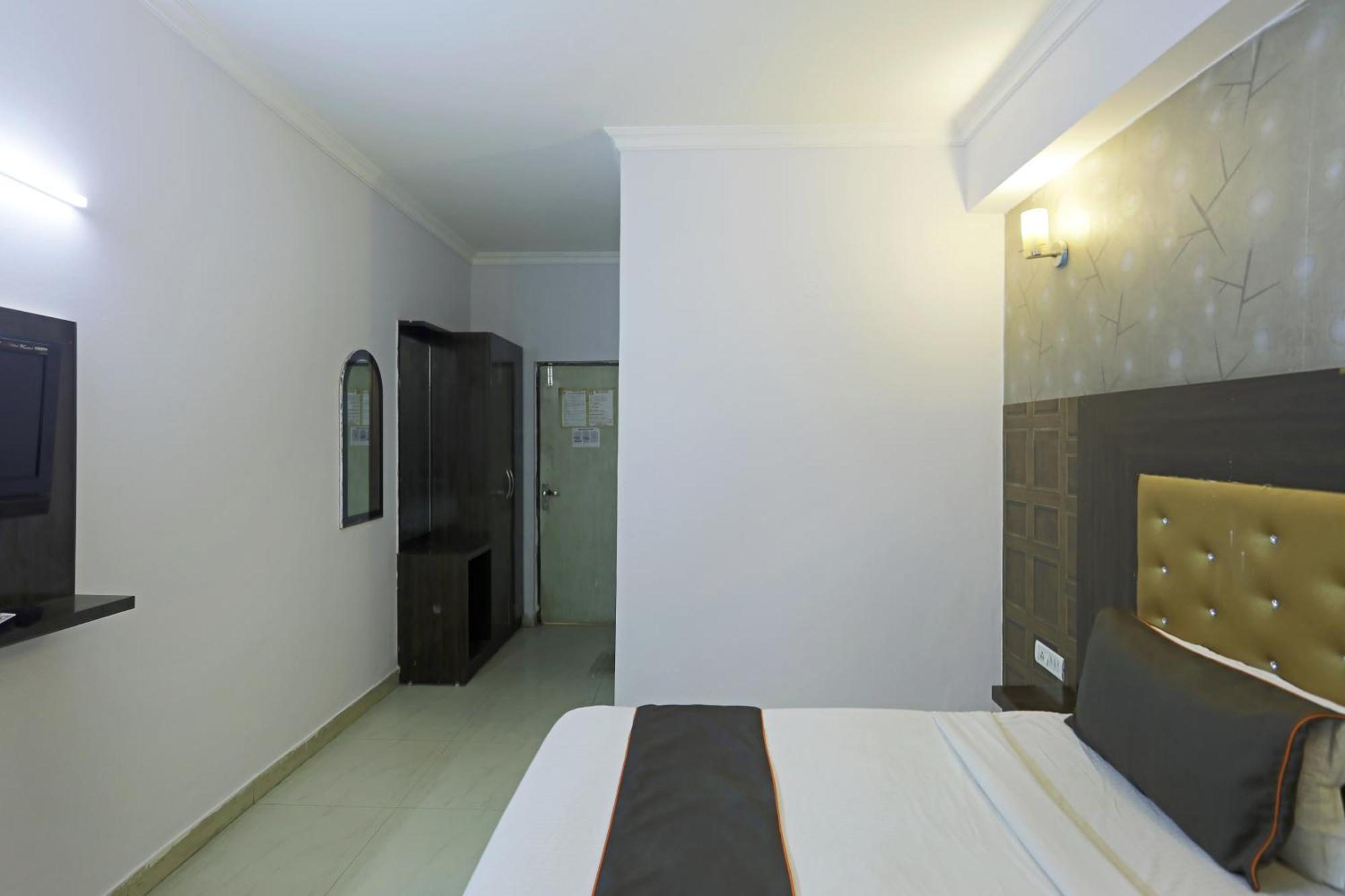 Airport Samara Inn New Delhi Exteriör bild