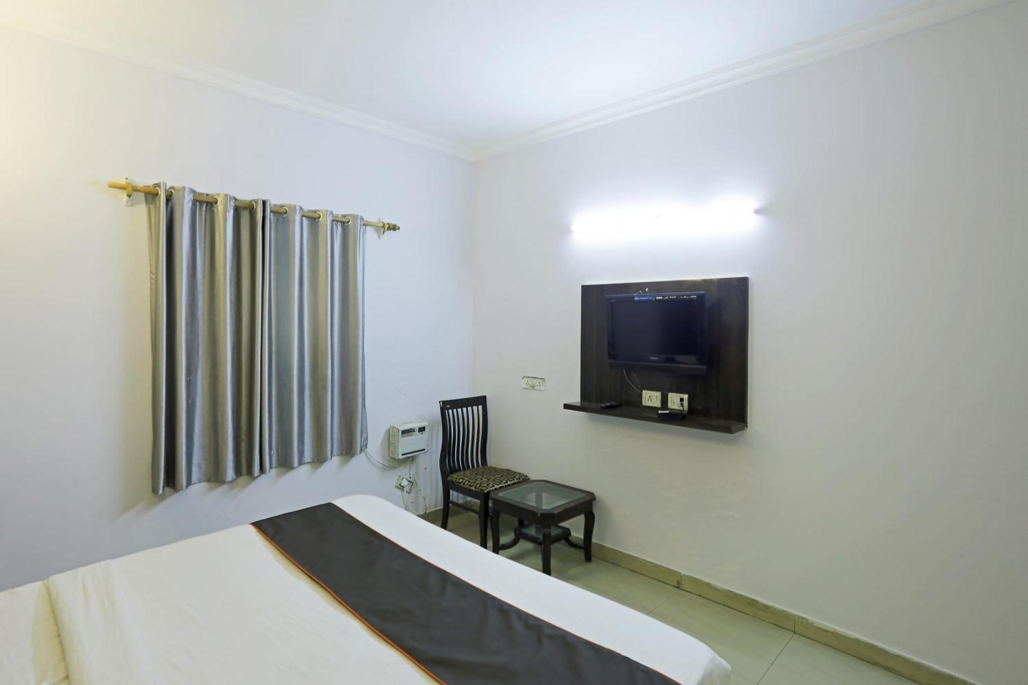 Airport Samara Inn New Delhi Exteriör bild